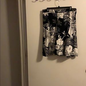 Women’s skirt midi EUC